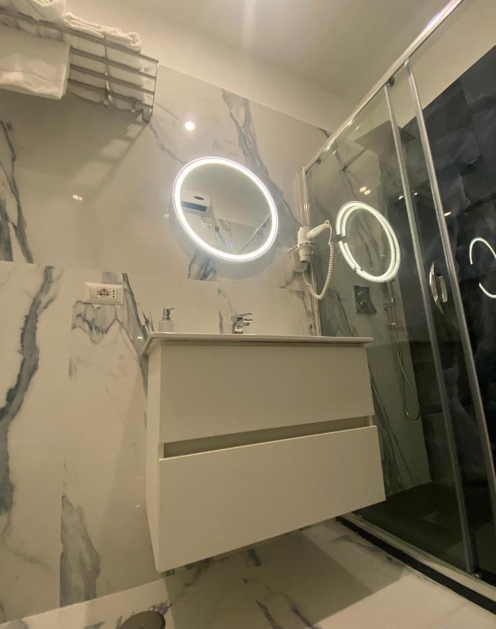 The Nest Of Via Toledo Apartment Napoli Exterior foto